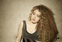Tal Wilkenfeld – ›Love Remains‹ Live